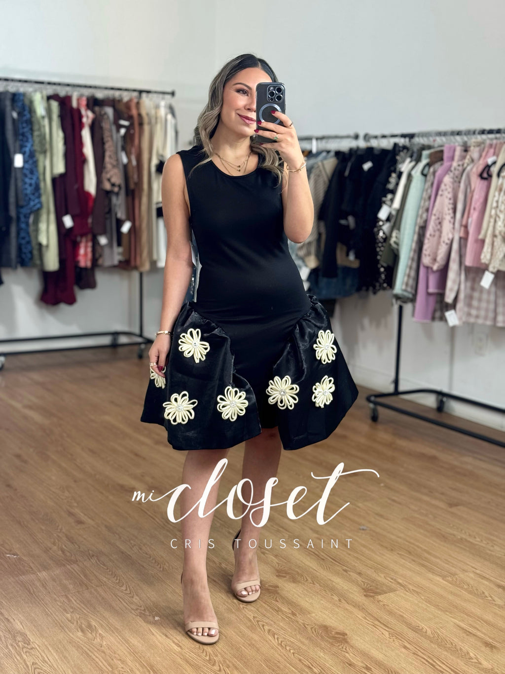 VESTIDO DE LICRA CON DETALLE DE TUL Y FLORES