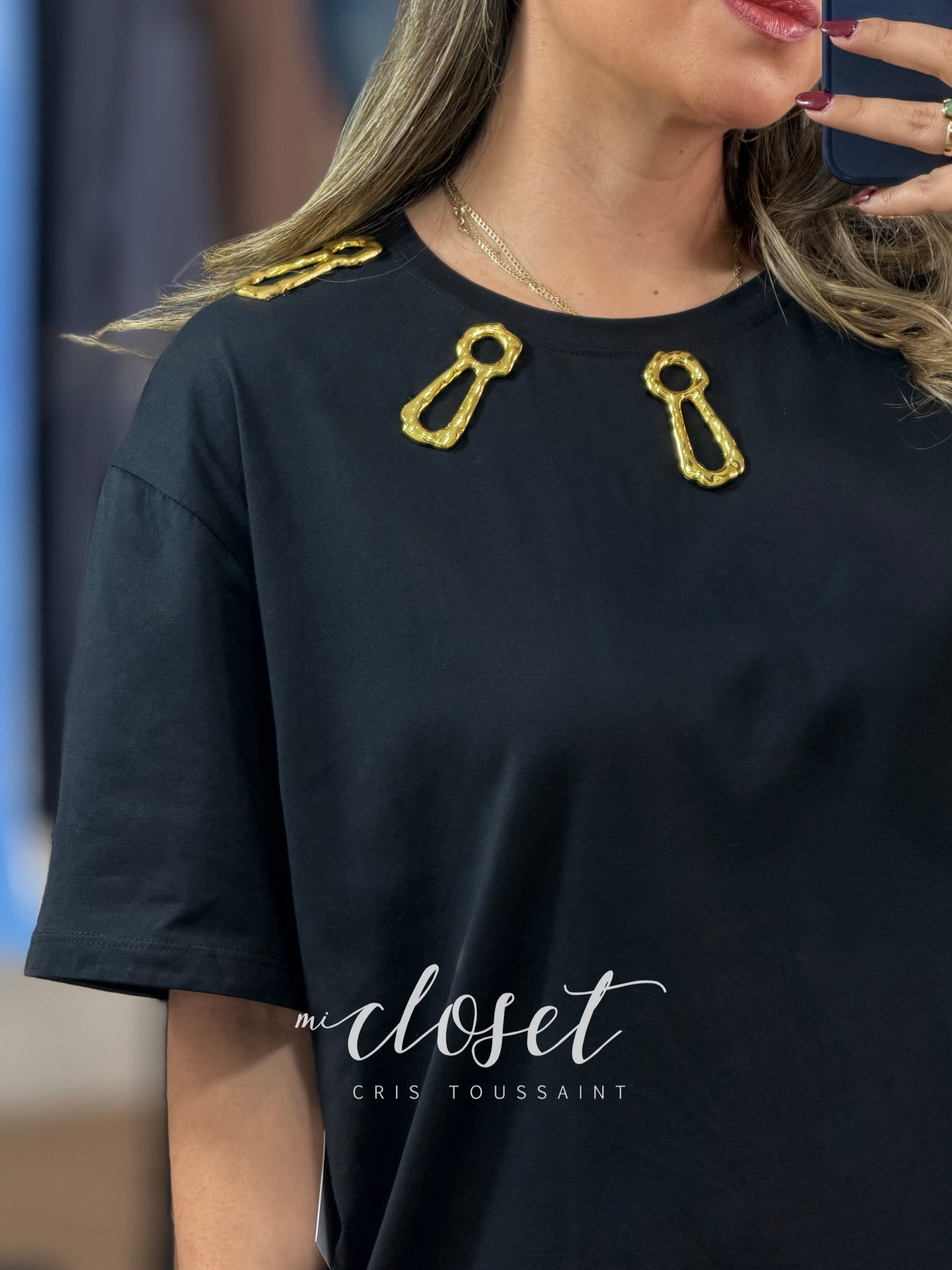 TEESHIRT CON BROCHES DE METAL