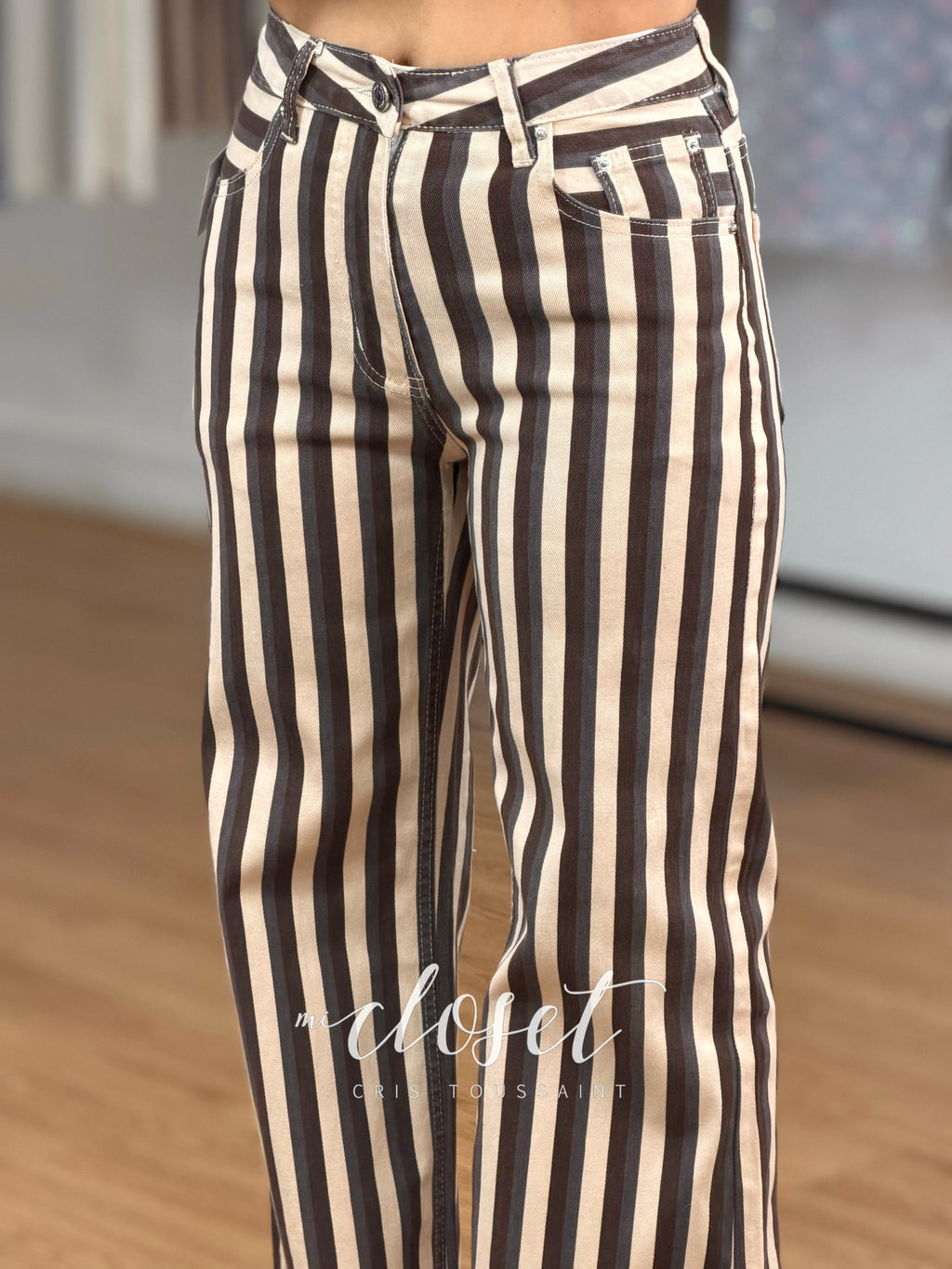 JEANS STRETCH CORTE RECTO CON LÍNEAS