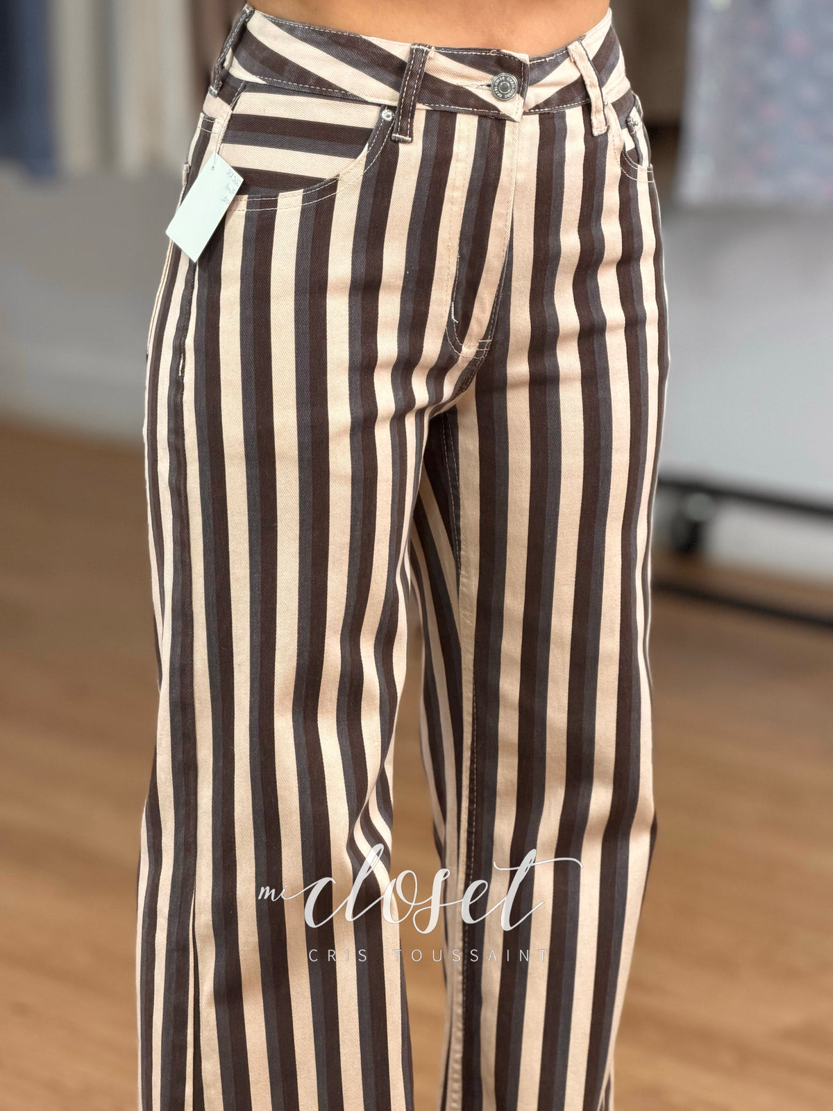 JEANS STRETCH CORTE RECTO CON LÍNEAS