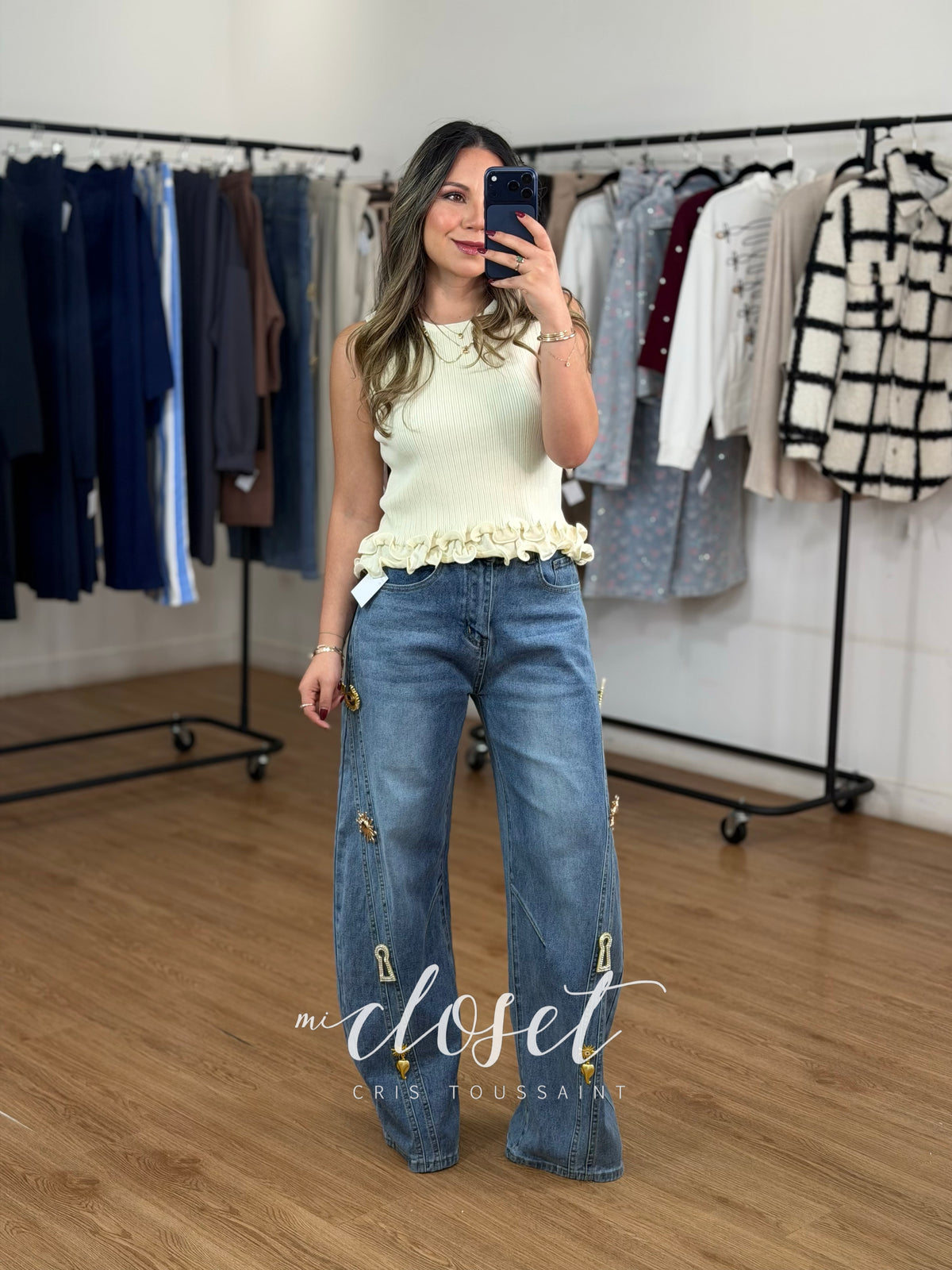 JEANS STRETCH CORTE BARREL CON PRENDEDORES METÁLICOS DESMONTABLES