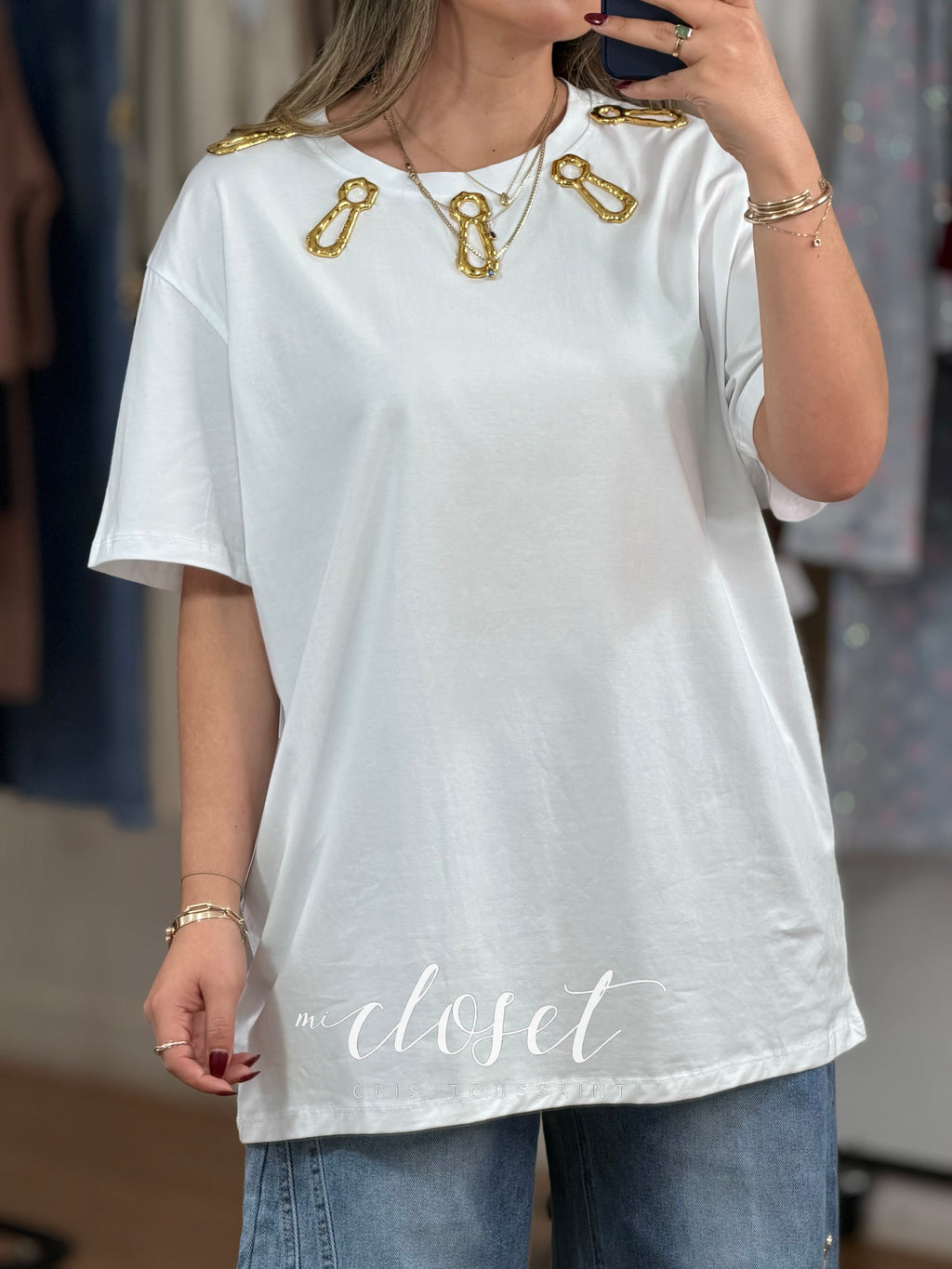 TEESHIRT CON BROCHES DE METAL