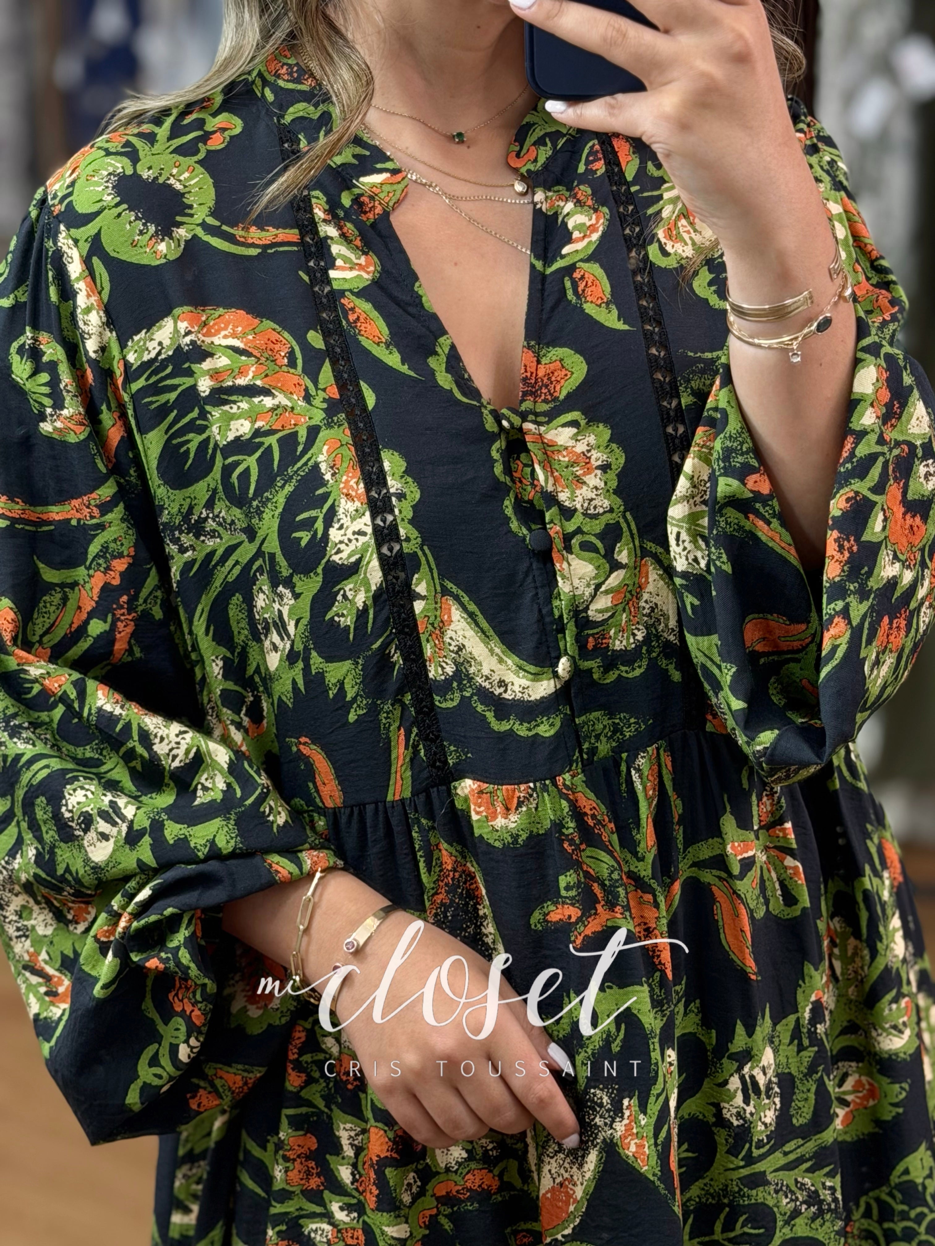 VESTIDO TIPO BLUSÓN LIGERO, CON CUELLO V, BOTONES AL FRENTE Y MANGA GLOBO