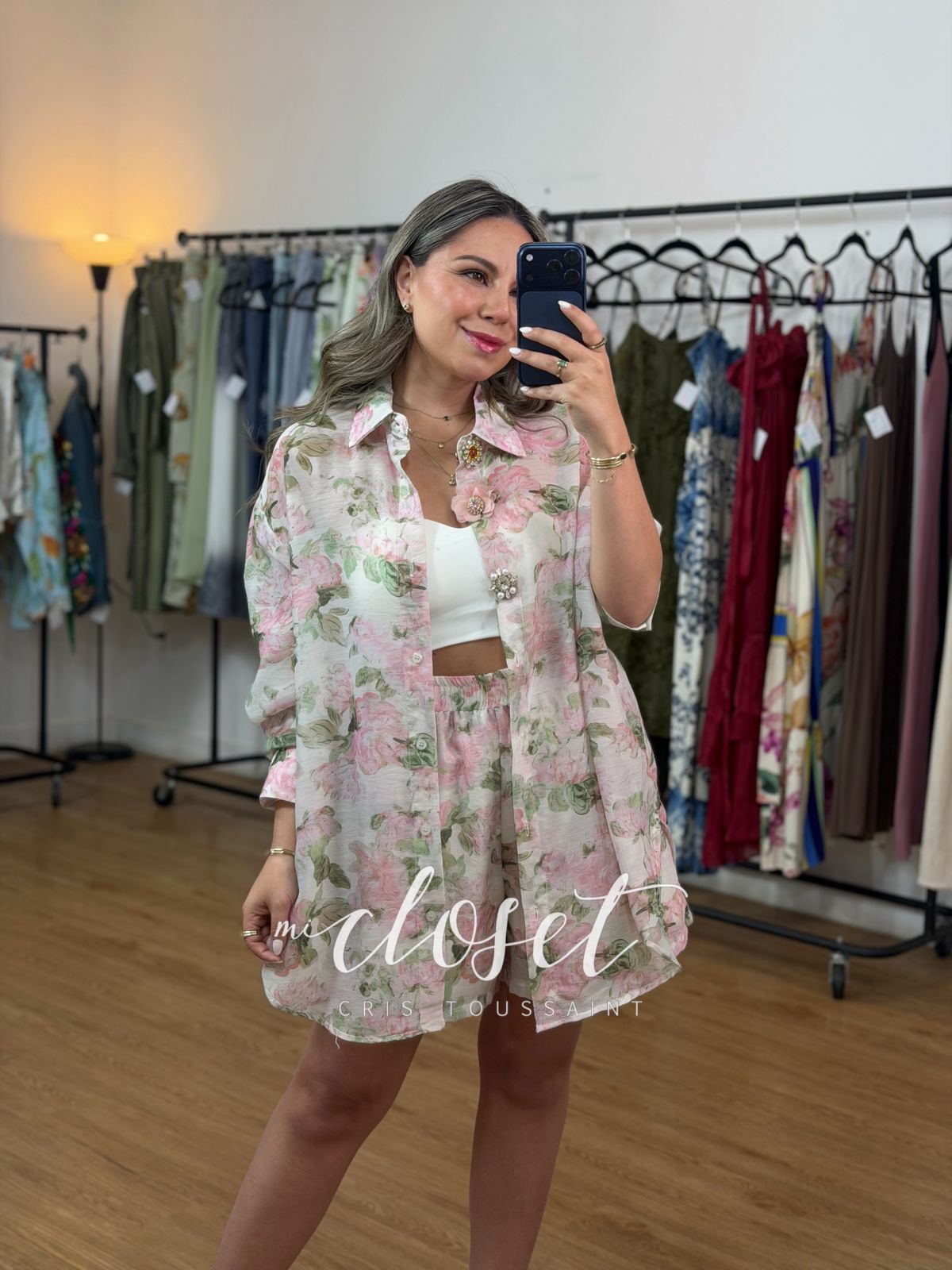 CONJUNTO DE SHORT Y CAMISA VAPOROSO, SEMI TRANSPARENTE; BOTONES GRANDES (SHORT CON FORRO)